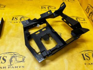 MOCOWANIE WSPORNIK SKRZYNKI BEZPIECZNIKÓW CHEVROLET CORVETTE C5 97-04