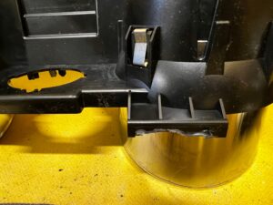 ŚRODKOWE KRATKI NAWIEWU DESKI JAGUAR XJ X351 09-19