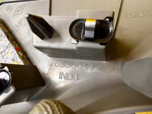 PLASTIK OSŁONA PROGU SŁUPKA A PRZEDNIA PRAWA PRAWY RENAULT ZOE I Z.E.