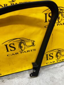 OSŁONA RAMKA DRZWI SZYBY PRZÓD PRAWY LAND ROVER DISCOVERY SPORT L550