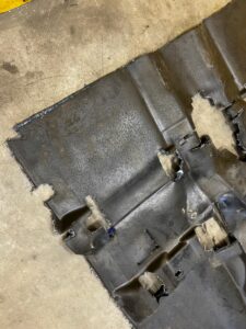 OSŁONA WYGŁUSZENIE WYCISZENIE PODŁOGI PRZÓD FORD RANGER MK5 V