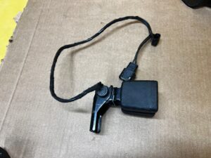 ZAPINKA PASÓW KANAPY TYŁ FORD FIESTA MK8