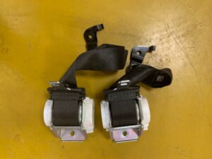 LEWY PRAWY PAS BEZPIECZEŃSTWA TYŁ KANAPY BMW F11