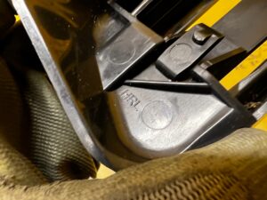 OSŁONA PROWADNICY SZYNY FOTELA PRZÓD LEWY PORSCHE PANAMERA 970 I LIFT