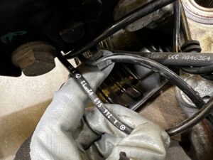 NOGA AMORTYZATOR ZWROTNICA ZAWIESZENIE PRZÓD PRAWY INFINITI Q30