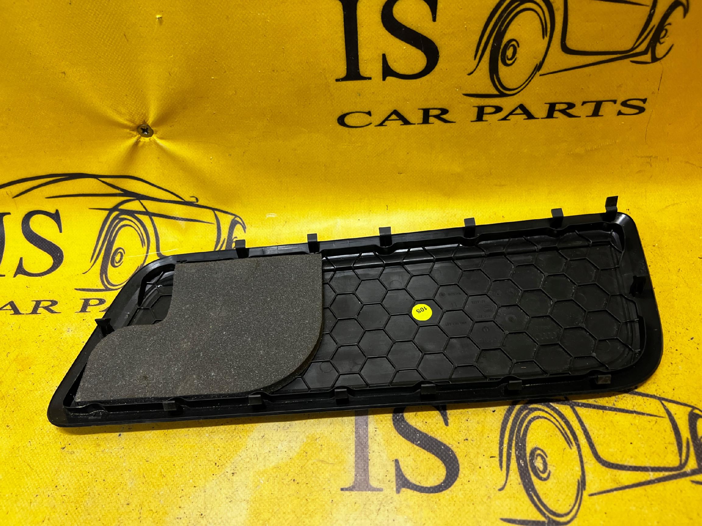 KRATKA GŁOŚNIKA BLENDA LEWY TYŁ AUDI A8 D5 4N