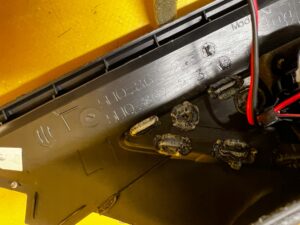 POSZYCIE OSŁONA SŁUPKA PRZÓD A LEWY HARMAN/KARDON VOLKSWAGEN GOLF VIII HB