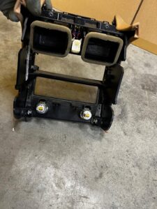 OSŁONA TUNELU ŚRODKOWEGO TYŁ KRATKA NAWIEWU BMW 7 F01 F02 EU