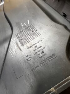 POSZYCIE OSŁONA OBUDOWA SŁUPKA ŚRODKOWEGO B LEWY MERCEDES GLS X166 BRĄZ