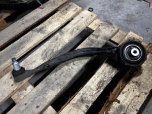 WAHACZ PRZÓD LEWY LAND ROVER DISCOVERY V L462 2.0 D