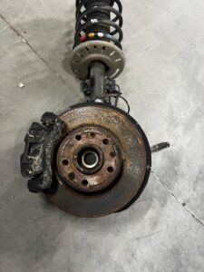 NOGA AMORTYZATOR ZWROTNICA PRZÓD LEWY LEWA PEUGEOT 308 II T9 1.6 E-HDI EU