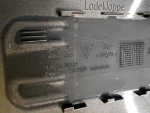 KLAPKA PORTU ŁADOWANIA PORSCHE PANAMERA 970 I LIFT HYBRID M7S AGATE GREY