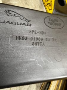 KANAŁ TUNEL POWIETRZA PRAWY RANGE ROVER VELAR L560