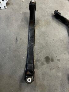 2 X MOCOWANIE UCHWYT OBEJMA ZBIORNIKA PALIWA RANGE ROVER VELAR L560 2.0D