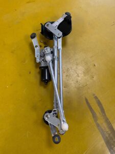 SILNICZEK MECHANIZM WYCIERACZEK EUROP INFINITI Q50