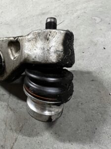 WAHACZ DOLNY DOŁ PRZÓD PRZEDNI PRAWY PORSCHE CAYENNE COUPE 9Y3 9Y0 HYBRID