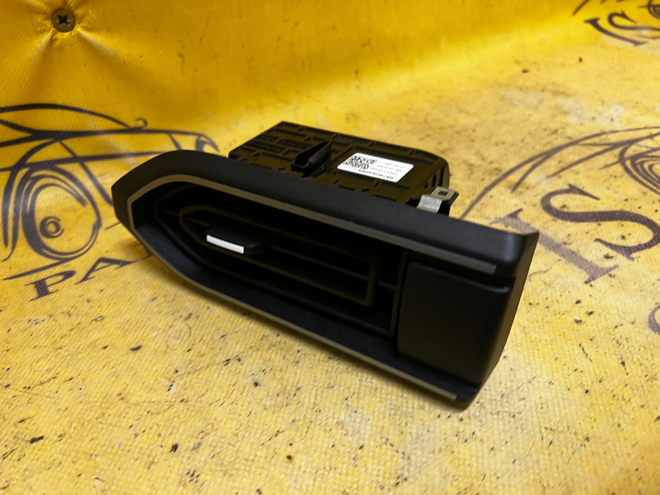 KRATKA NAWIEWU DESKI KONSOLI DACIA SANDERO III 2023R