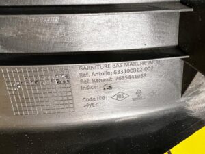 LEWY TYŁ LISTWA OSŁONA PROGU RENAULT MEGANE IV HB