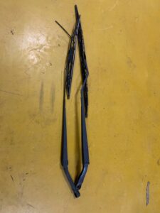 RAMIONA WYCIERACZEK KOMPLET NISSAN E-NV200 NV200