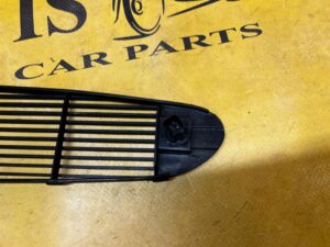 KRATKA GÓRNA CENTRALNA NAWIEWU DESKI KONSOLI CHEVROLET CORVETTE C5 97-04