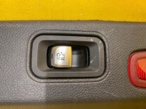LISTWA OSŁONA KLAPY BAGAŻNIKA MERCEDES W257