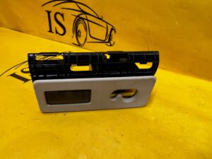 LAMPKA OŚWIETLENIE KABINY WNĘTRZA PRAWA LAND ROVER DISCOVERY 5 V L462