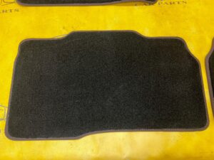 KPL DYWANIKI WYCIERACZKI WELUROWE PLATINUM FORD EXPLORER VI MK6 EU NOWE OEM