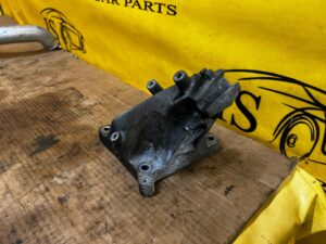 ŁAPA MOCOWANIE WSPORNIK SILNIKA PRAWA MERCEDES GLS X166 450 3.0 B V6