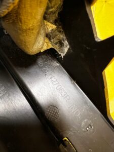 MOCOWANIE ROLETY PÓŁKI TYLNEJ LEWE DACIA DUSTER II