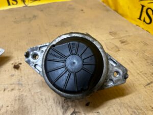 ŁAPA MOCOWANIE PODUSZKA SILNIKA MERCEDES GL X166 4.7 V8