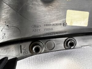 OBUDOWA OSŁONA KOLUMNY KIEROWNICZEJ FORD FIESTA MK8