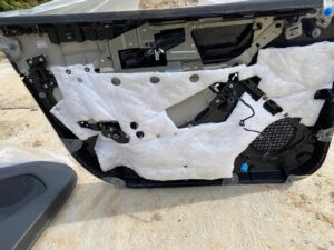 TAPICERKA BOCZEK DRZWI PRAWY PRZÓD INFINITI Q30 EU