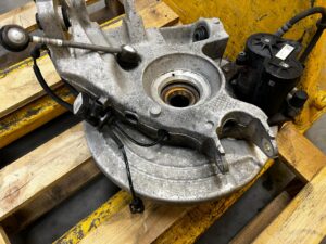 ZWROTNICA TARCZA ZACISK TYŁ LEWY LAND ROVER DISCOVERY SPORT V L550 LIFT