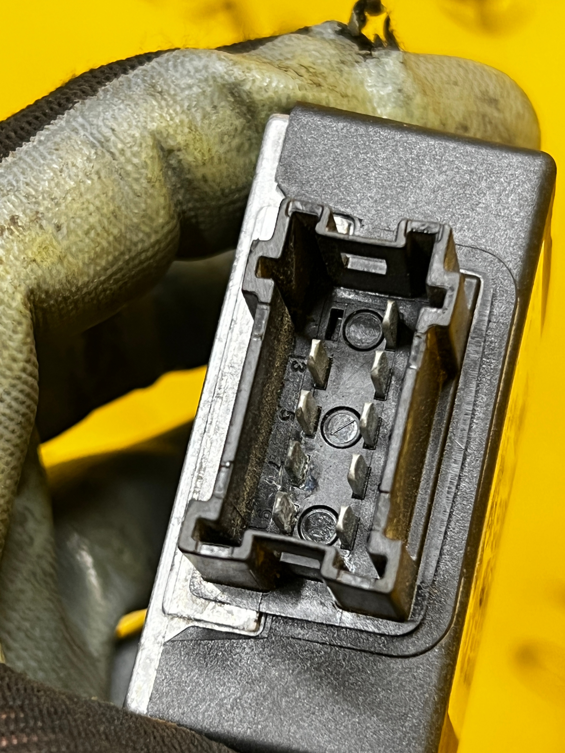 BMW G30 G31 G32 G11 STEROWNIK POMPY PALIWA 7482455