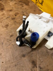 ZBIORNIK POMPKA WLEW SPRYSKIWACZY PEUGEOT 508 I XENON