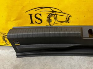 LISTWA OSŁONA BAGAŻNIKA PASA TYŁ TYLNEGO VOLKSWAGEN GOLF VIII HB