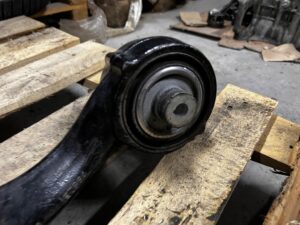 WAHACZ PRZÓD LEWY LAND ROVER DISCOVERY V L462 2.0 D