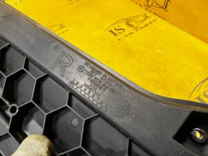 UCHWYT MOCOWANIE PODŁOGI BAGAŻNIKA PRAWY MERCEDES GLS X166