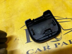 ZAŚLEPKA OSŁONA MOCOWANIA KANAPY TYŁ 3 RZĘDU PRAWA FORD EXPLORER VI MK6