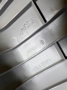 OSŁONA POSZYCIE SŁUPKA A LEWA DACIA SANDERO III 2023R