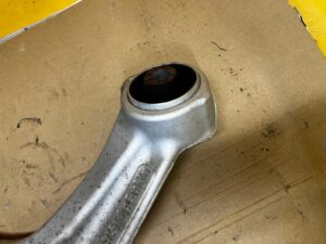 WAHACZ PRZÓD PRZEDNI PRAWY FORD EXPLORER MK6