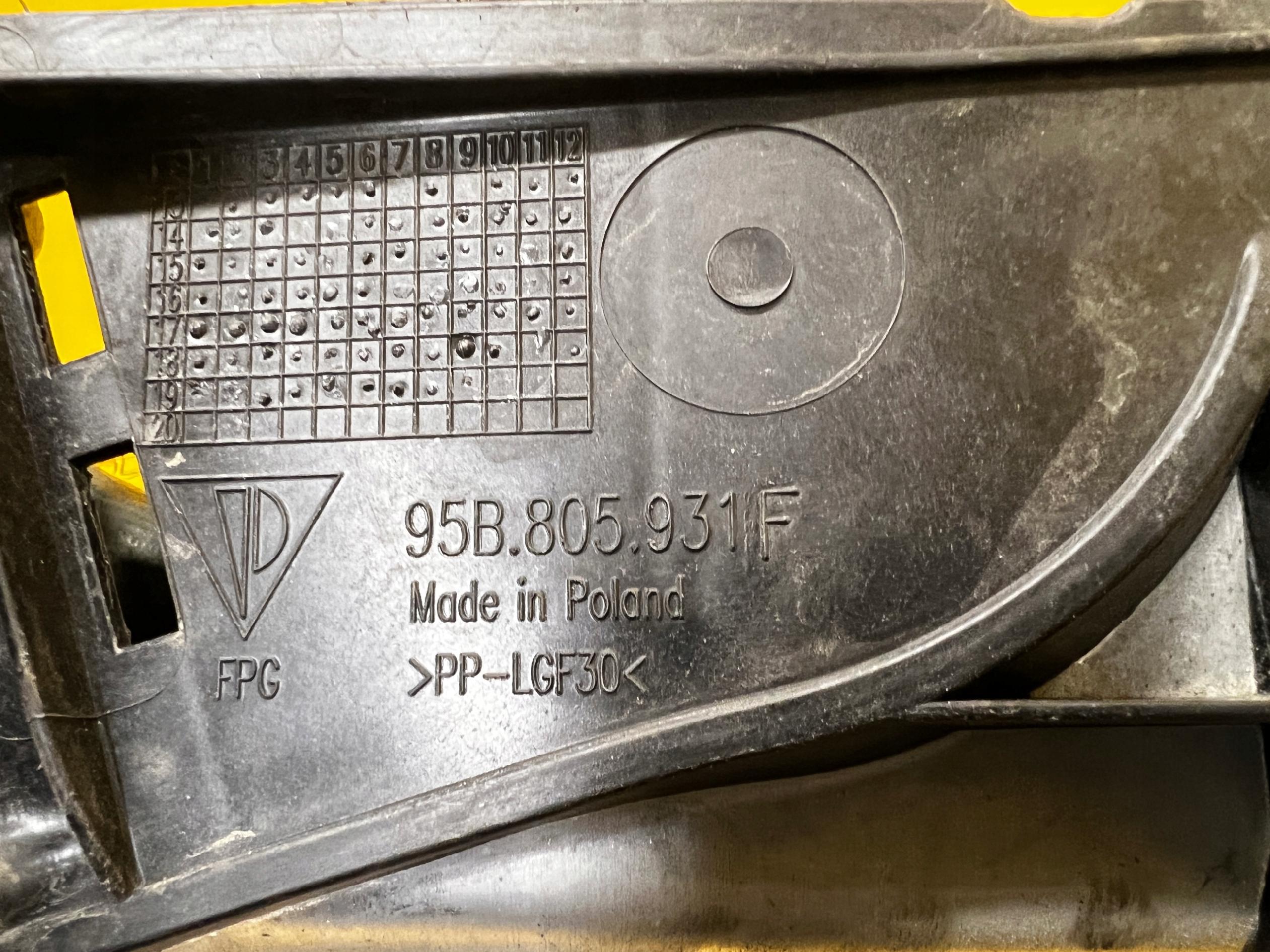 WZMOCNIENIE CZOŁOWE PAS PRZEDNI PRZÓD GÓRNE PORSCHE MACAN 95B