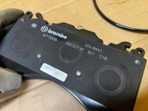 KOMPLET TARCZE KLOCKI HAMULCOWE PRZÓD BREMBO LAND ROVER DISCOVERY V L462