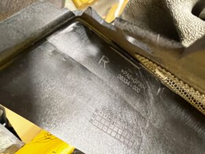 OSŁONA TRÓJKĄT GŁOŚNIK HARMAN KARDON PRAWY BMW F22