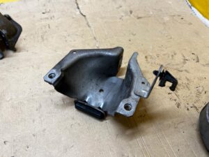 KOMPLET OSŁONA PODUSZKI SILNIKA LEWA PRAWA PORSCHE MACAN 95B