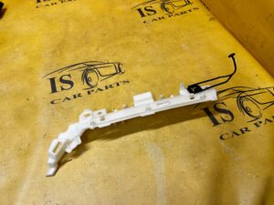 MOCOWANIE OSŁONY POSZYCIA SŁUPKA PRZÓD PRAWY FORD FIESTA MK8