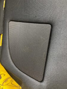 TYLNA PÓŁKA BAGAŻNIKA ŚWIATŁO STOP GŁOŚNIKI TESLA MODEL 3