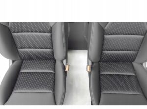 KOMPLET FOTELE WNĘTRZE KANAPA BOCZKI INFINITI Q30 QX30 CZARNE WELUROWE