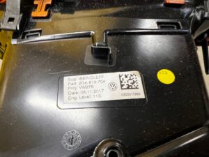 LISTWA OZDOBNA DEKOR RAMKA RADIA NAWIGACJI KRATKA DESKI KONSOLI VW T-ROC EU