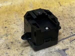 PRZYCISK PRZEŁĄCZNIK ESP TRAKCJI RANGE ROVER EVOQUE L538